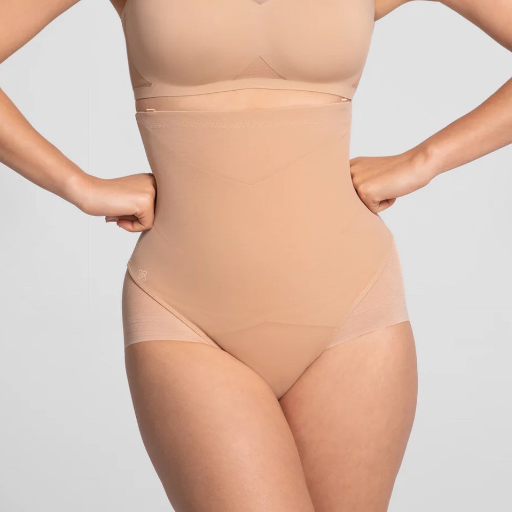 HONEYLOVE SCULPTWEAR SUPERPOWER BRIEF, SIZE 1X (14-16), SAND, NWT.